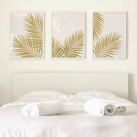 Apartment Palm Yellow
