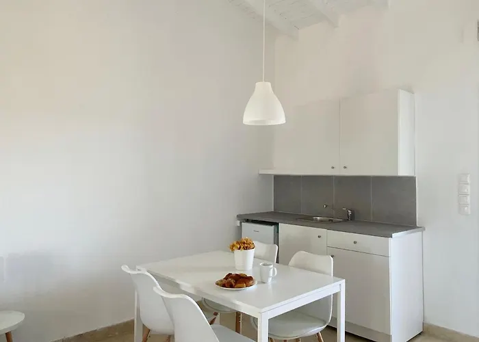 Apartment Palm Yellow Porto Heli